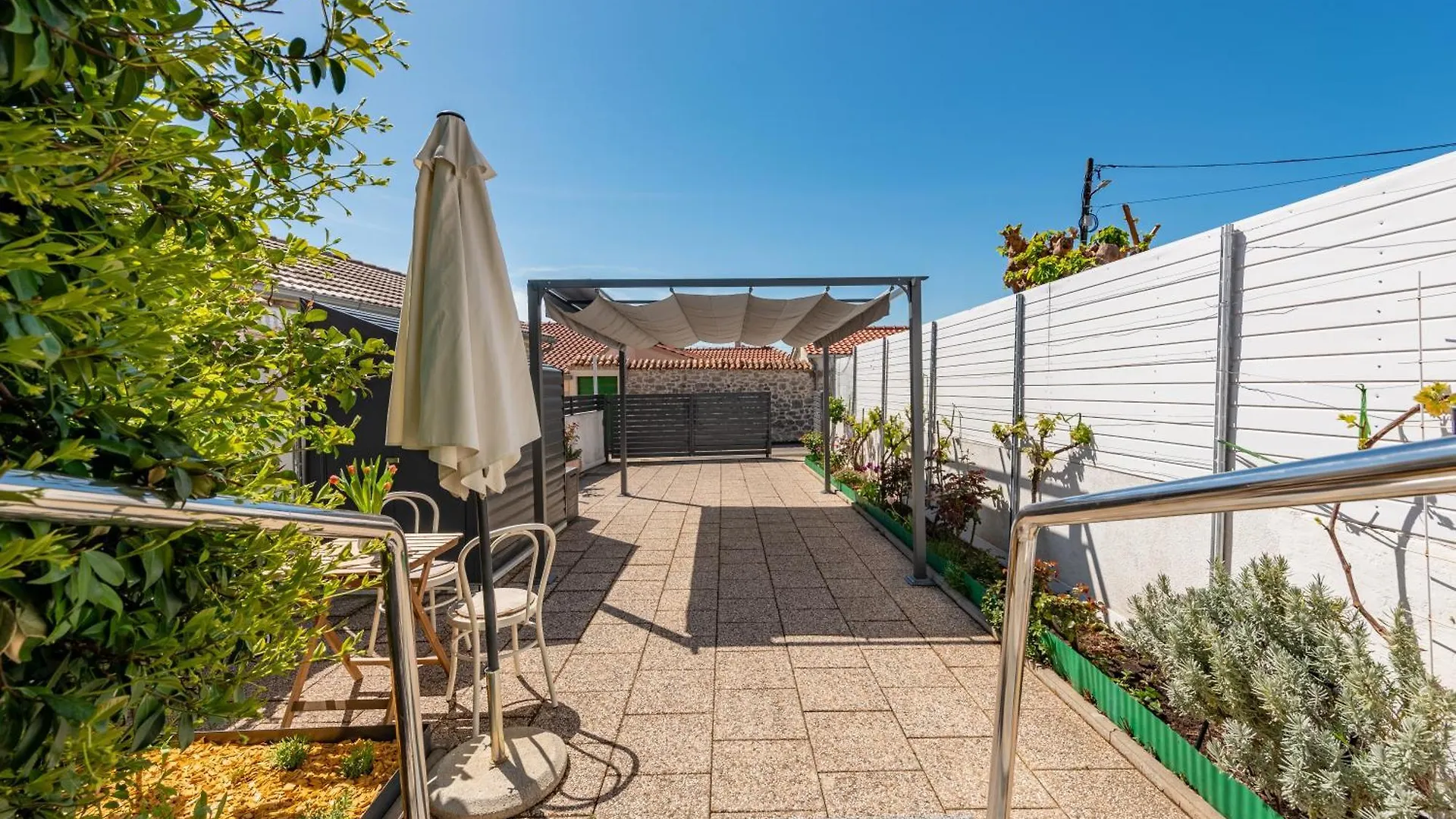Studio Apartment Little Paradise Sukosan